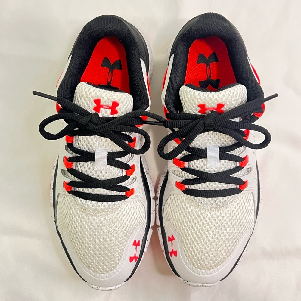 Under Armour women’s Black and Pink Sneakers